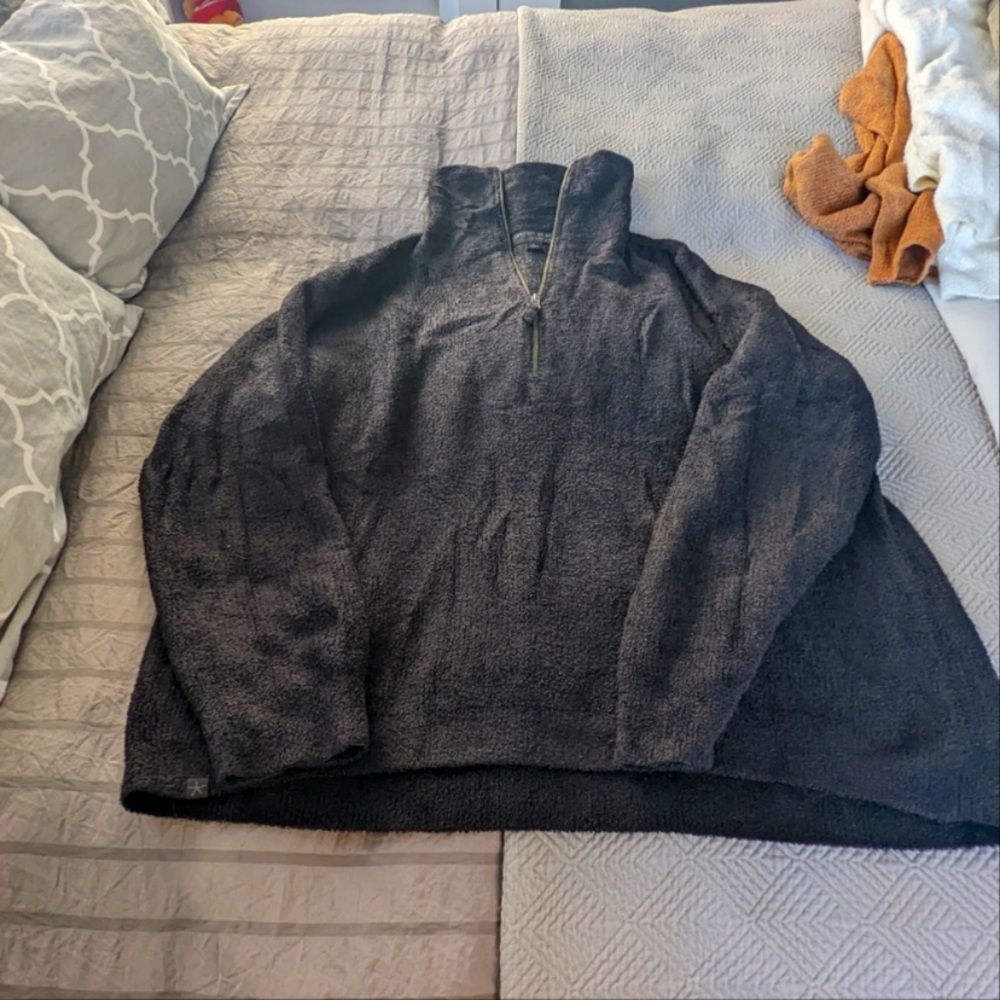 Barefoot Dreams 1/2 Zipper Pullover. EUC size Large